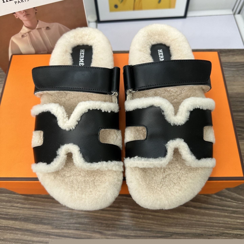 H**mes slippers